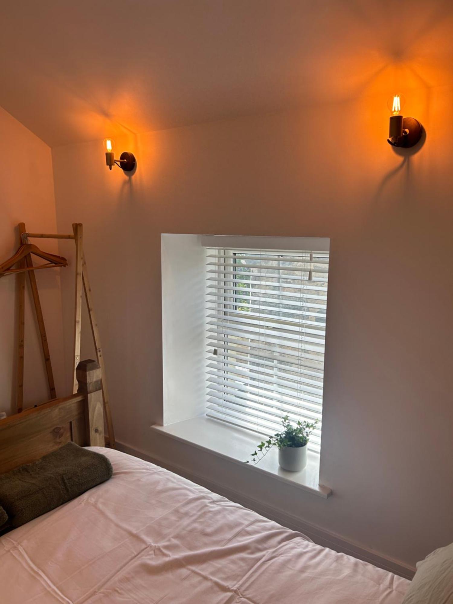Cosy Modern Miners Cottage Llanllechid Экстерьер фото