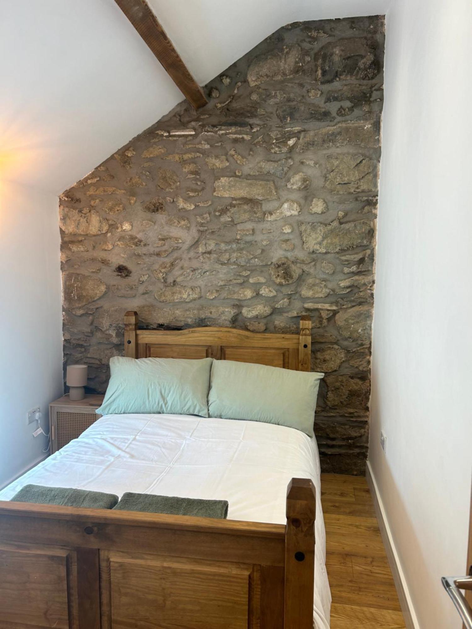 Cosy Modern Miners Cottage Llanllechid Экстерьер фото