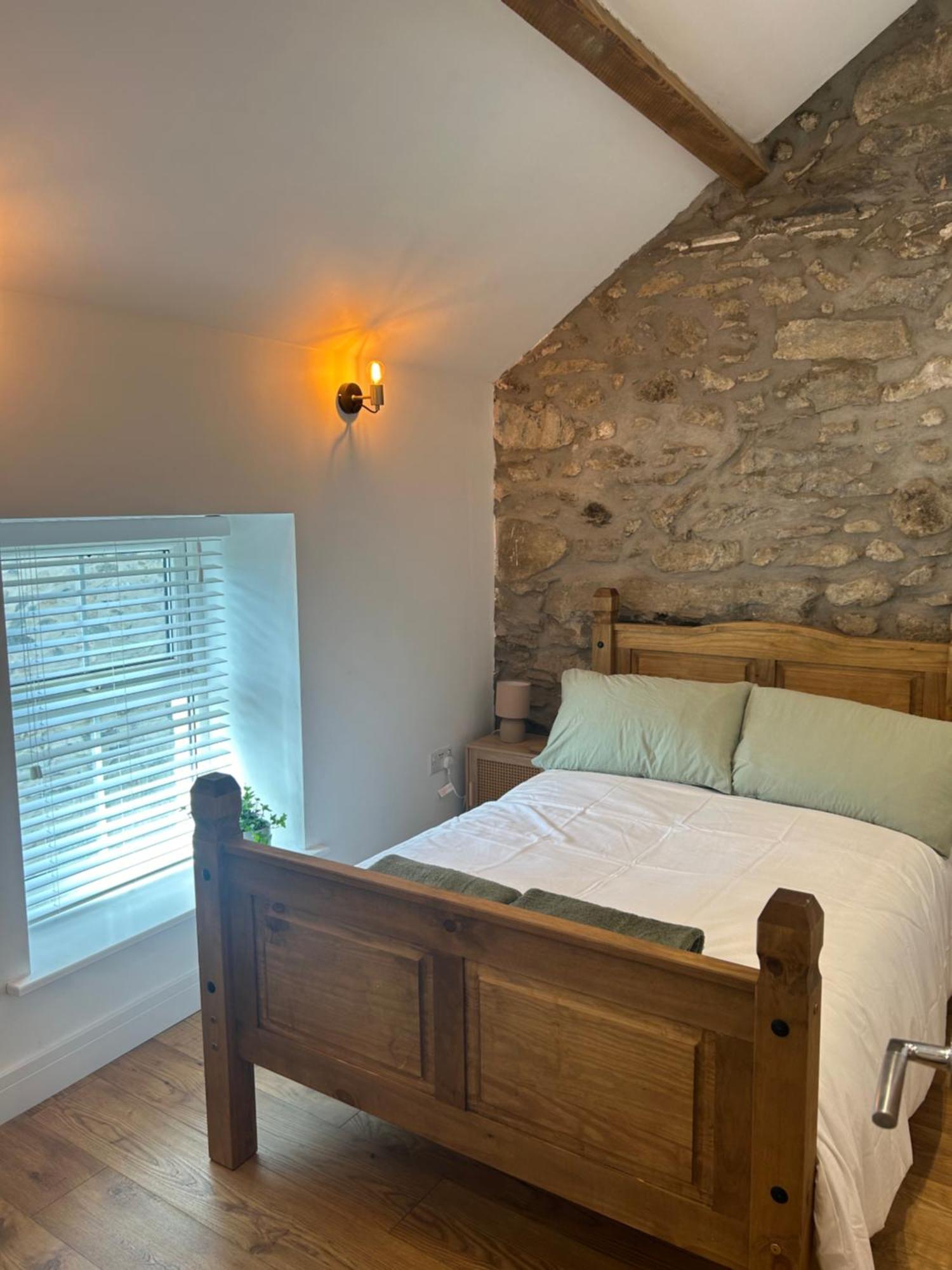 Cosy Modern Miners Cottage Llanllechid Экстерьер фото